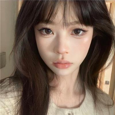 帐棚顶上的马戏团艺人
